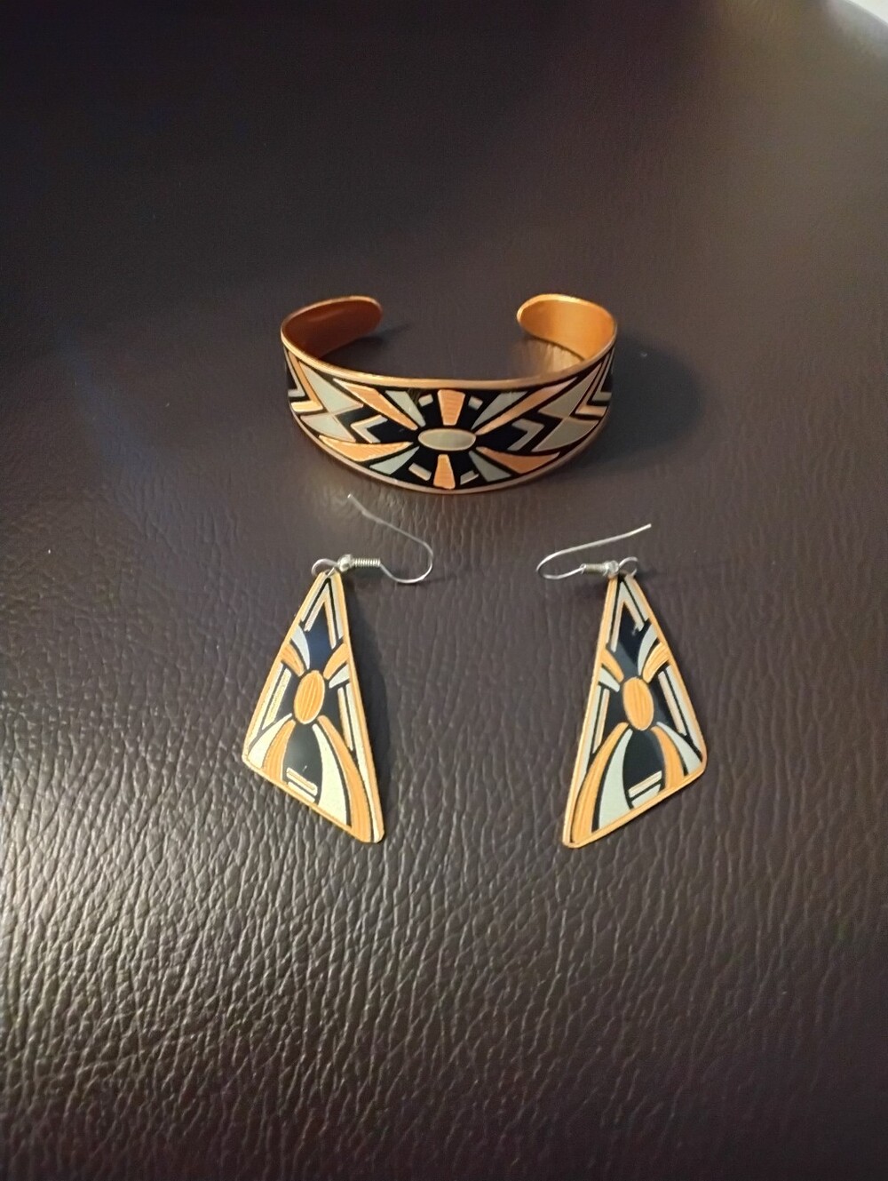 EUC Vintage Bracelet And Earring Set Firm Price